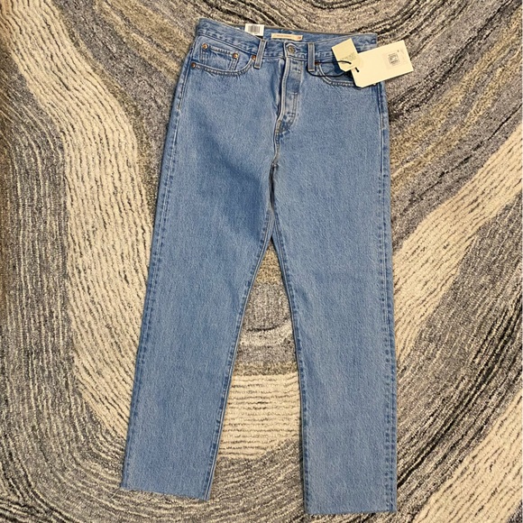 LEVI’S Wedgie Straight Fit High Rise 28x28 Jeans - Picture 5 of 5